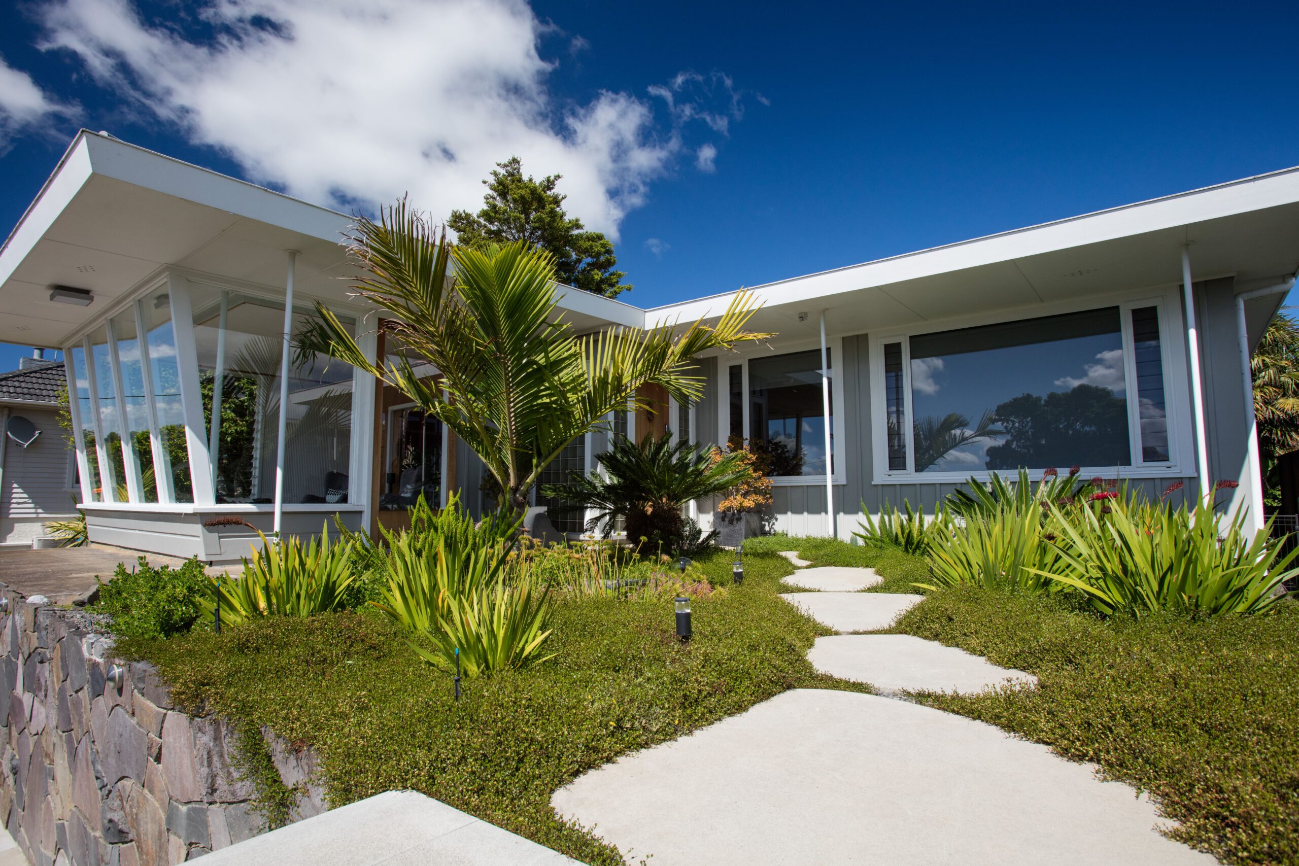 Contemporary Front Garden | Hillcrest, Auckland